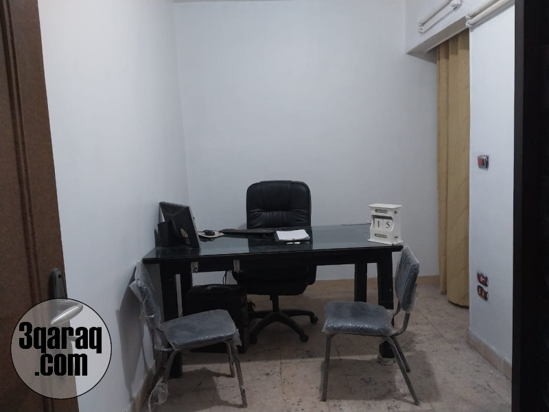مكتب مفروش ٩٠م لقطة ٣غرف وريسبشن بشارع فيصل الرئيسي٦٥٠٠ج