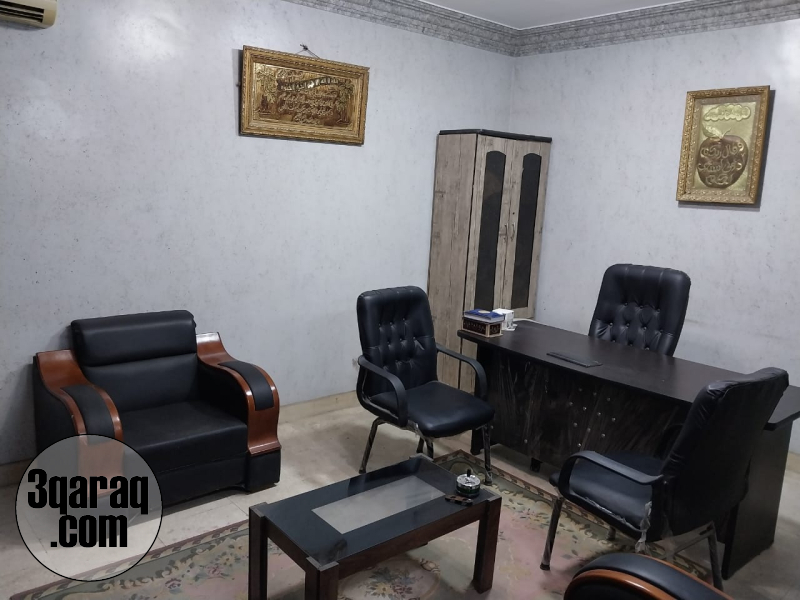 مكتب مفروش ٩٠م لقطة ٣غرف وريسبشن بشارع فيصل الرئيسي٦٥٠٠ج